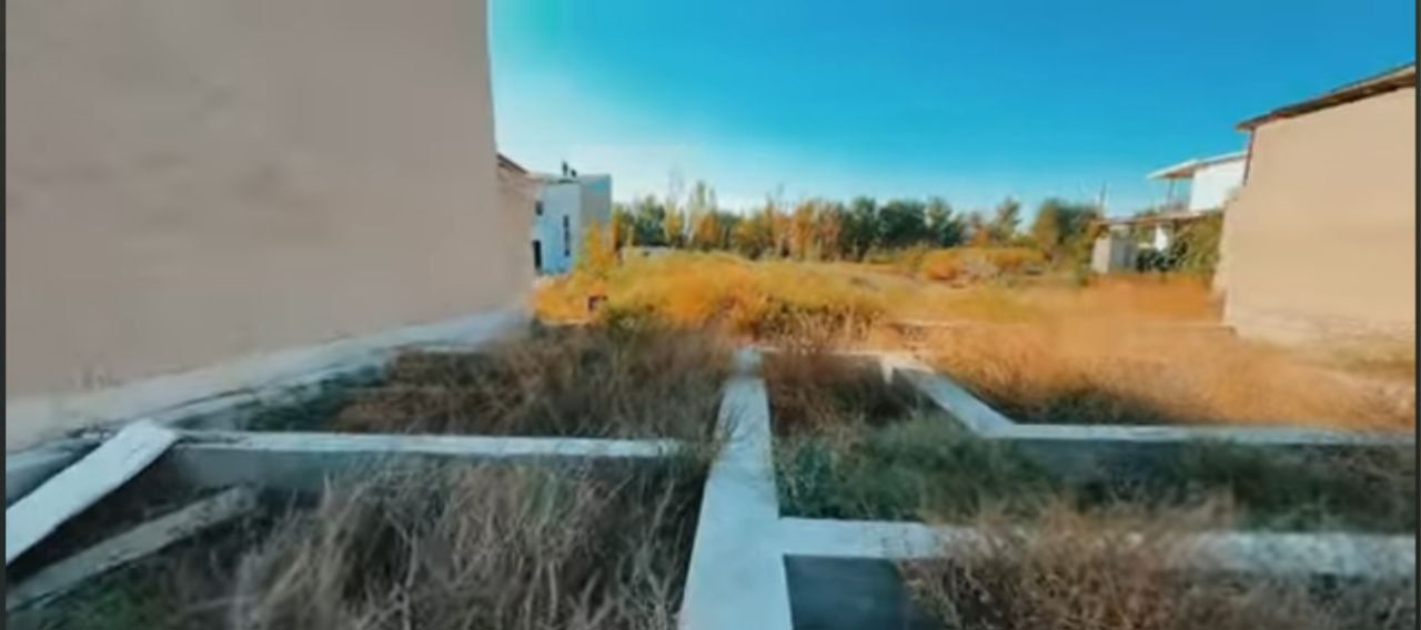 Фундамент килинган жой орни сотилади
