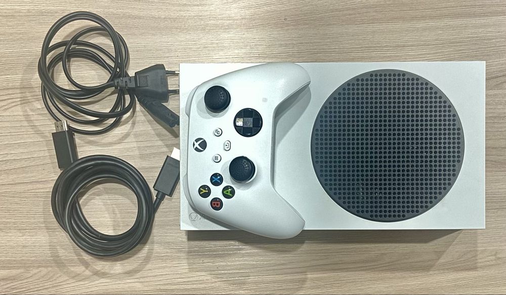 Продам Xbox Series S