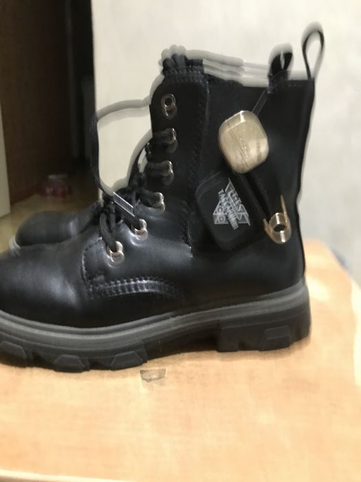 Продам детские демисезонные ботинки 31-й размер
