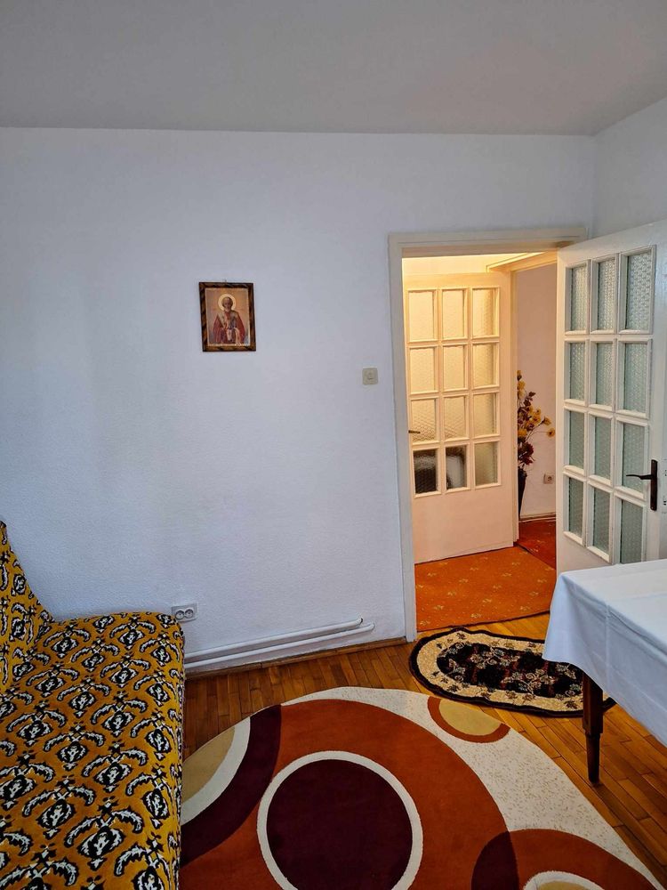 Inchiriez apartament zona Calea Galati