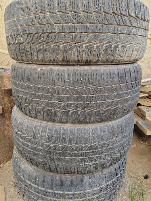 Продаю шины в хорошем состояний R17
