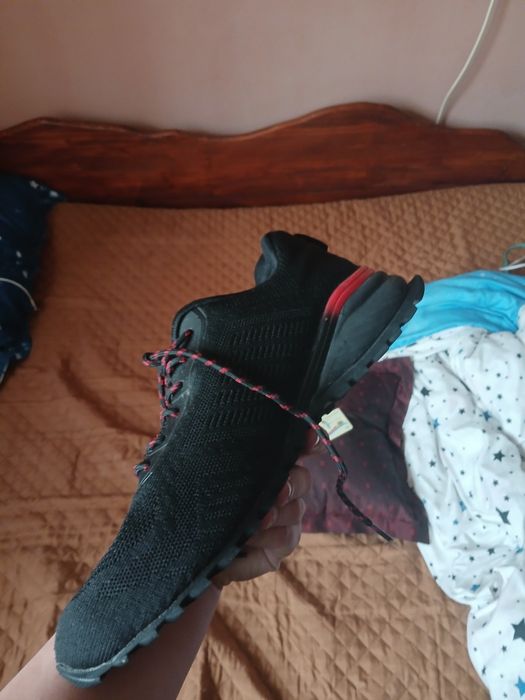 Adidași Gowalk de firma , material textil tip bocanc, foarte buni nr44