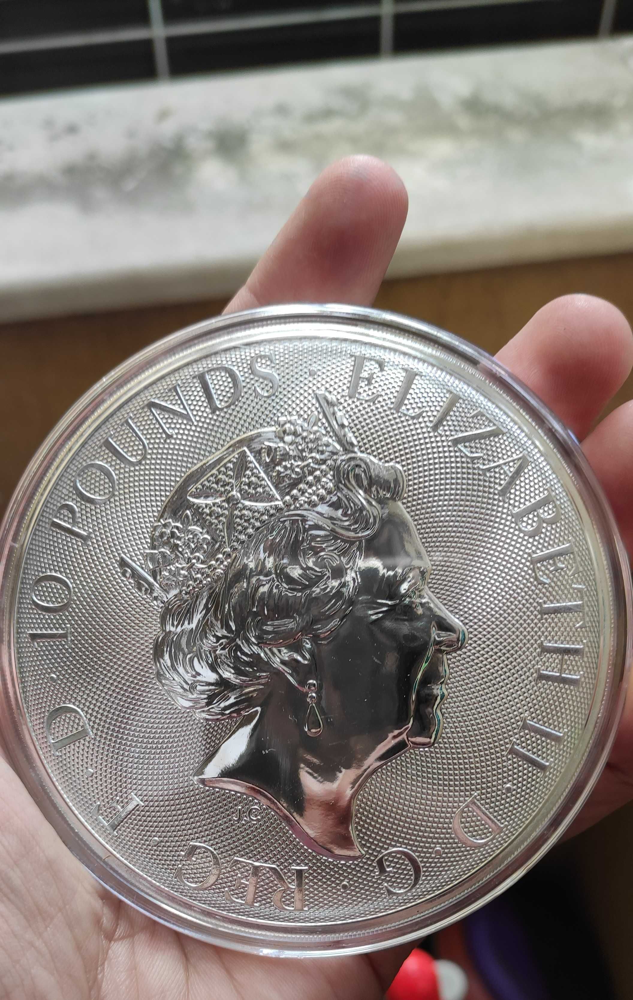 Сребърна монета 10 OZ Зверовете на Кралицата: Завършващата 2022 сребро