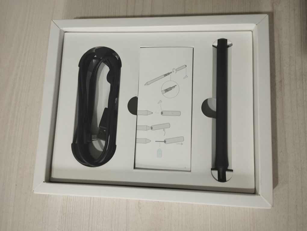 Графический планшет Wacom Intuos Small CTL-4100WLK-N черный