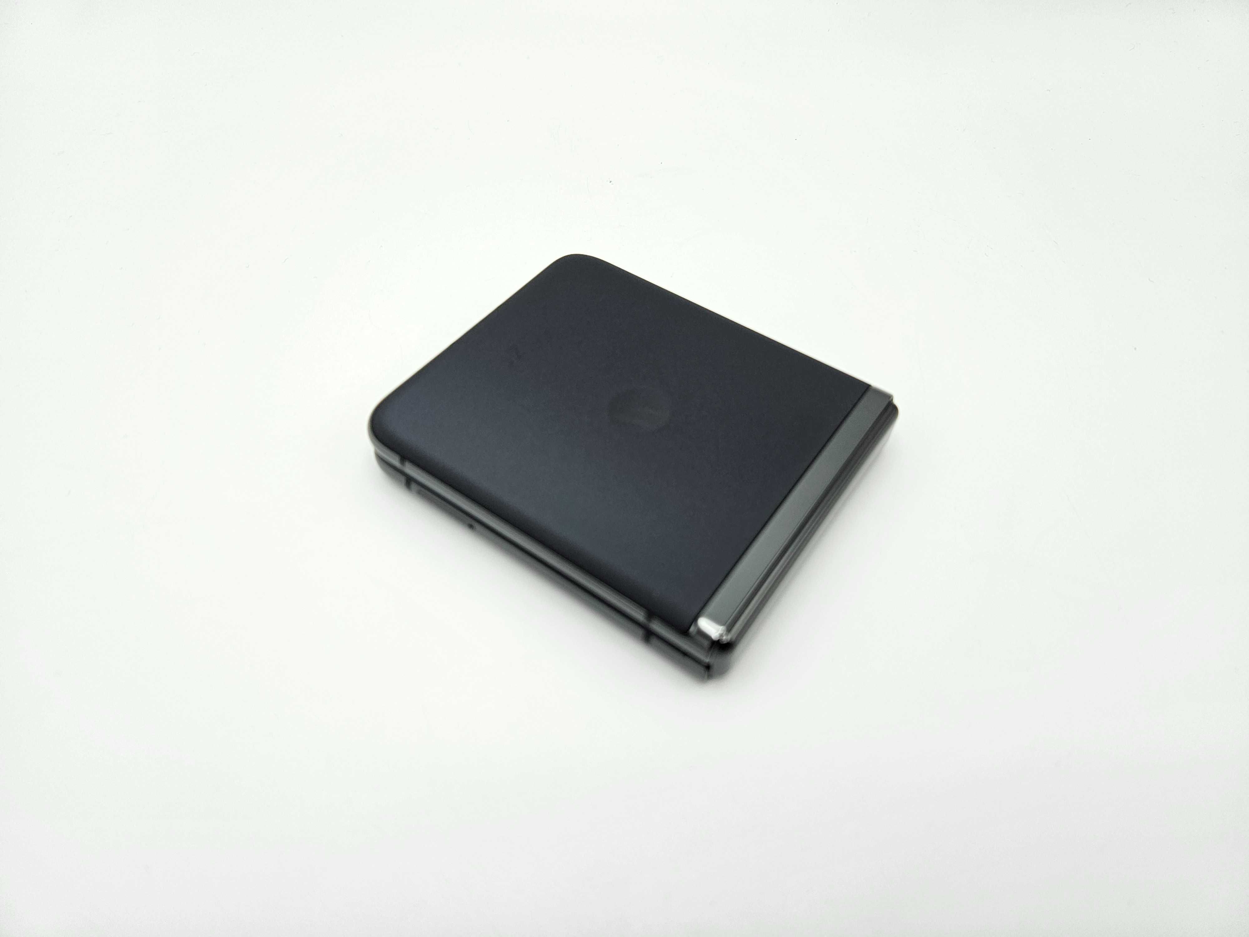 Motorola RAZR Plus 2023 Black 256GB 8GB Ram Neverlocked Stare Buna