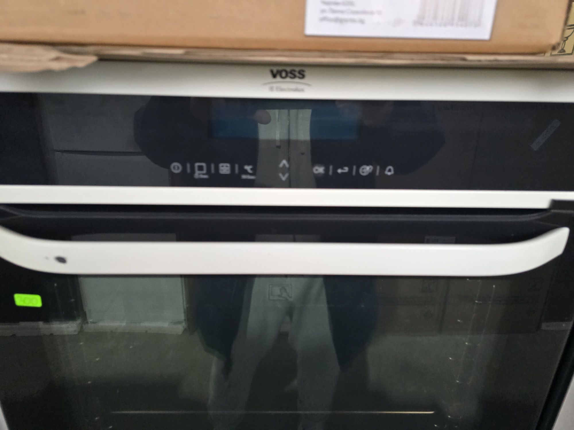 Фурна за вграждане Voss/Electrolux 71 литра пиролиза