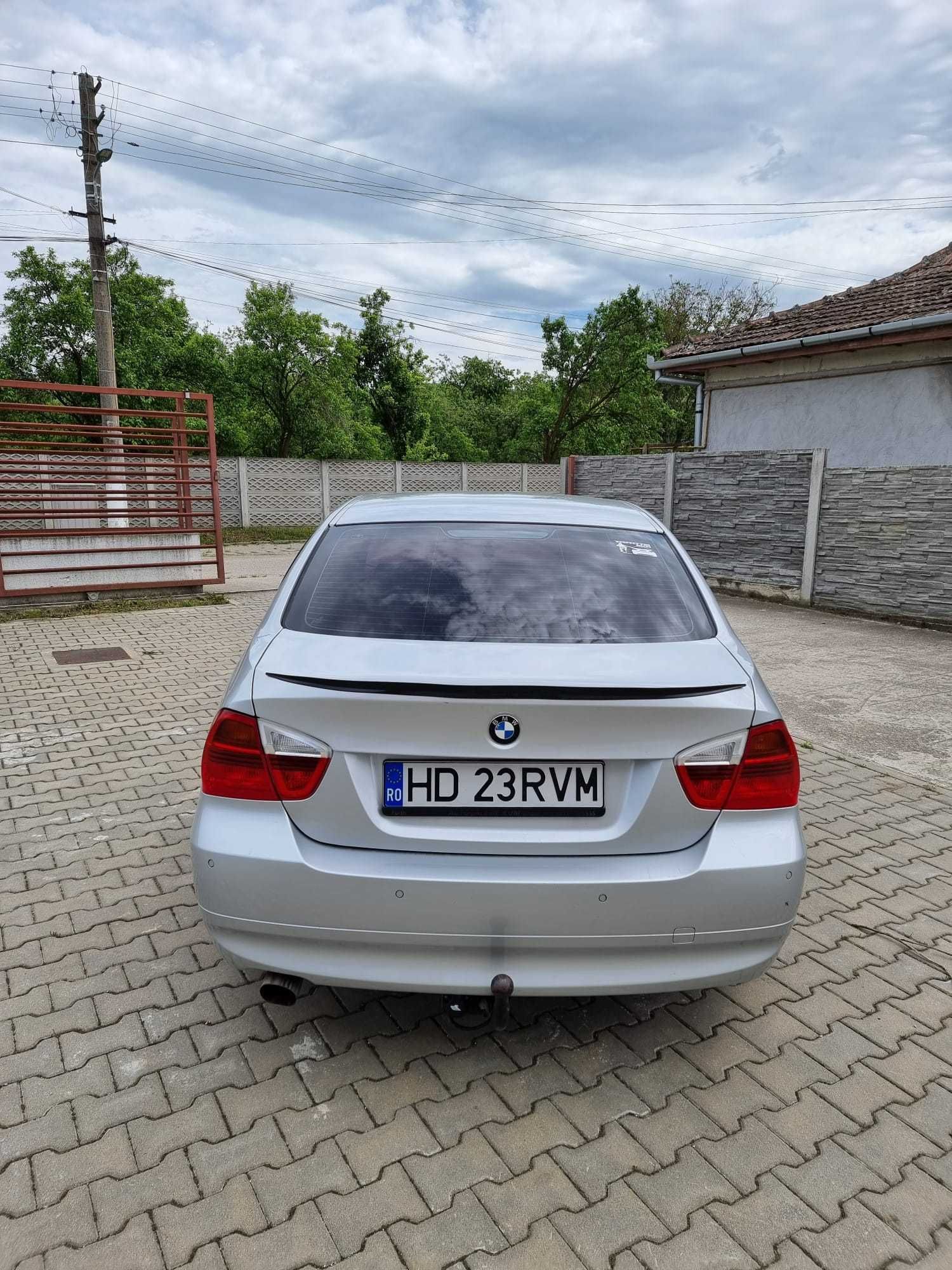 BMW Seria 3 320i