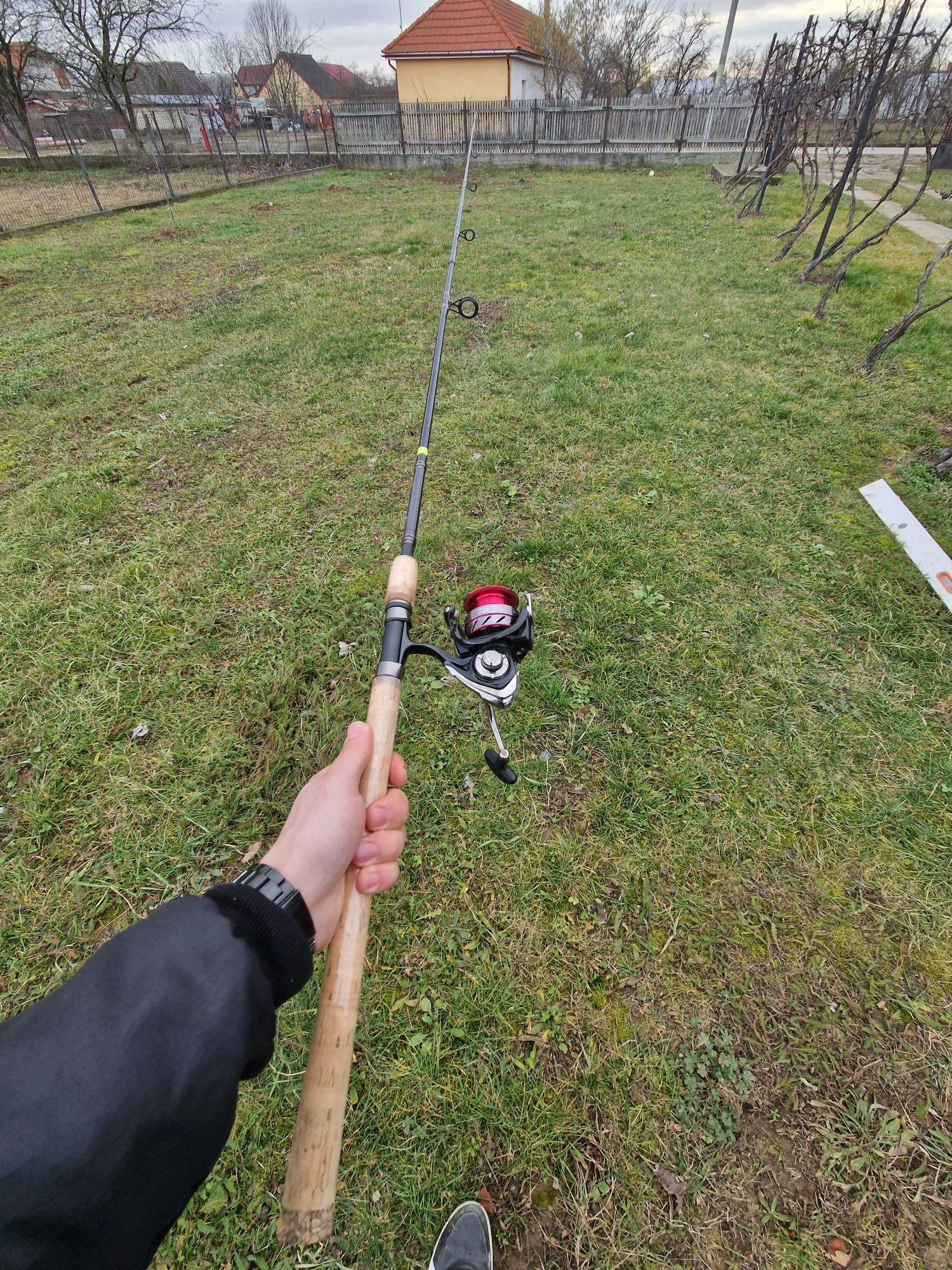 Lanseta daiwa sweepfire +mulineta daiwa ninja 3000A