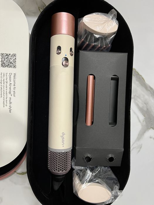 Продается фен Dyson