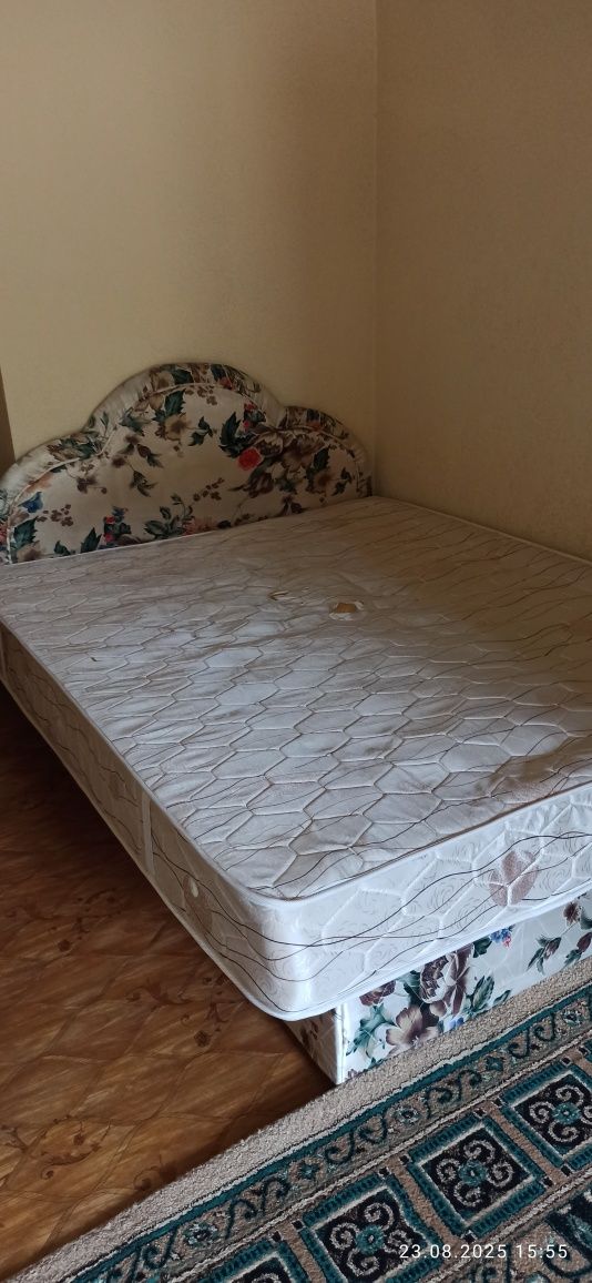 Отдам даром кровать с матрасом и два кресла