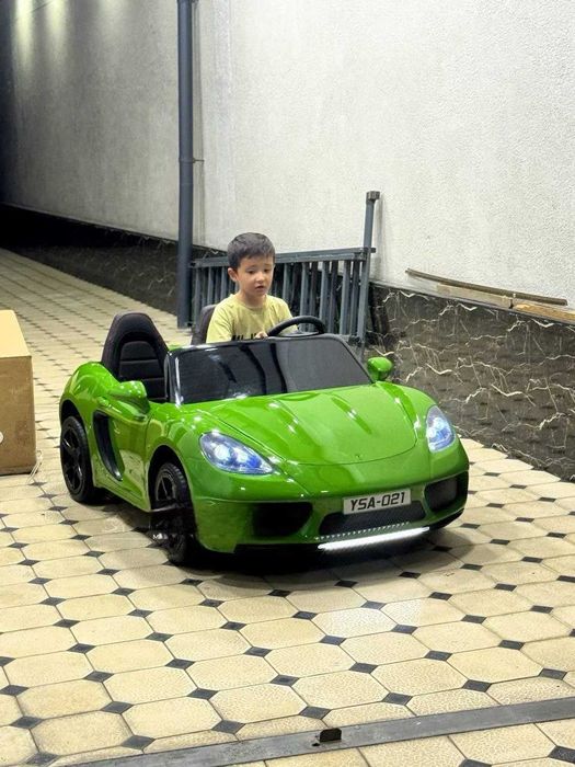 Детский электромобиль : "Porsche Cayman" из первых рук