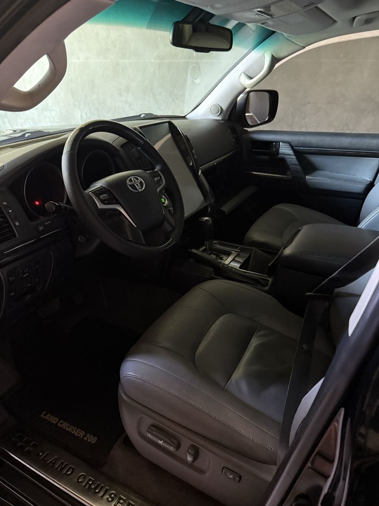 Tayota Land Cruiser  200 4.6