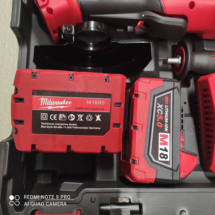 Flex milwaukee cu 2 acumulatori