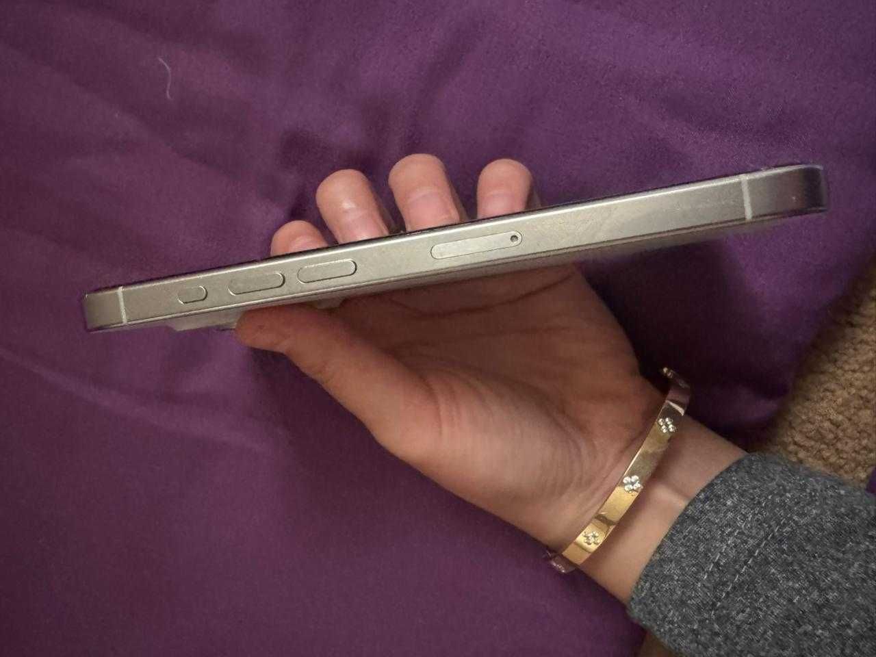 iPhone 15 Pro в отличном состоянии