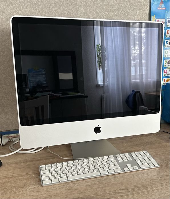 Продам iMac 2010