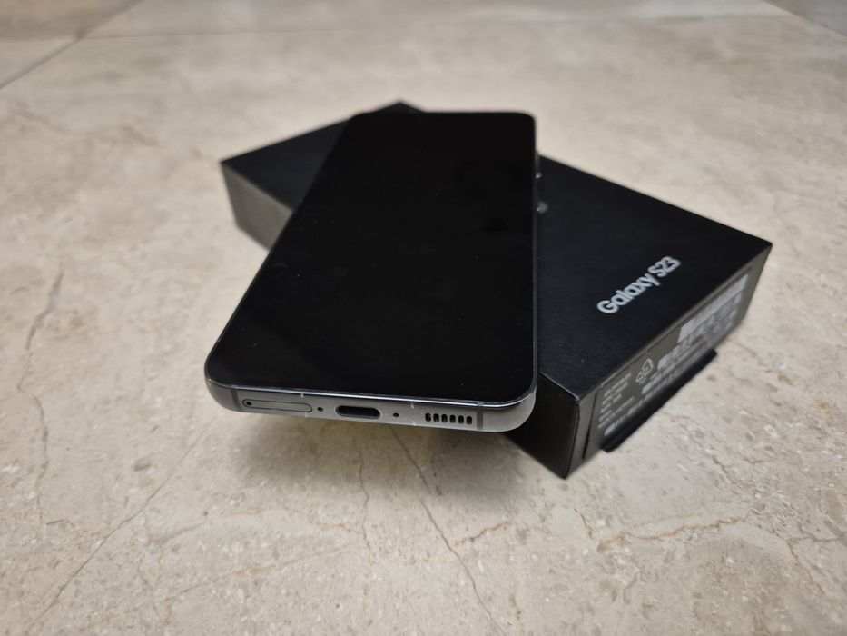 Vand Samsung S23 256GB impecabil la cutie