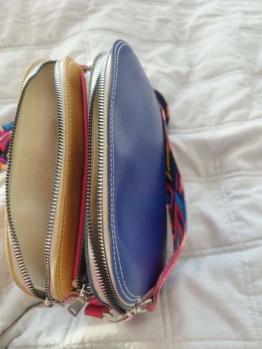 Кожена чанта в три цвята, използвана броени пъти,цена 60лв