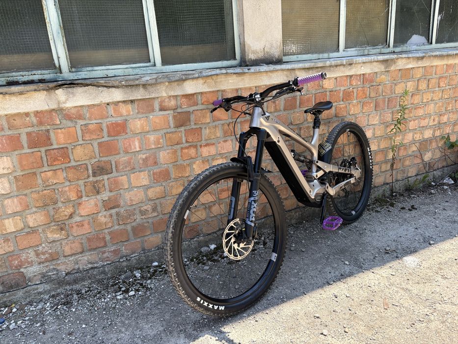 Bicicleta electrica (E-Bike) yt decoy mx core 2 2022 cu 2760 km