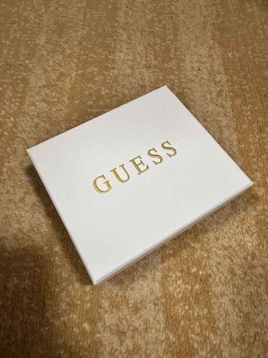 Дамско розово малко портмоне Guess