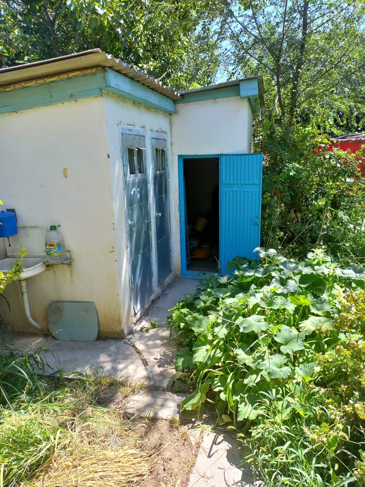 Продается  2- х этажный дом в микрорайоне Бозарык. Площадь 6 соток