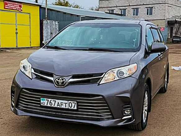 Toyota Sienna 3,5 (бензин) 2017 г. рестайлинг (L3)