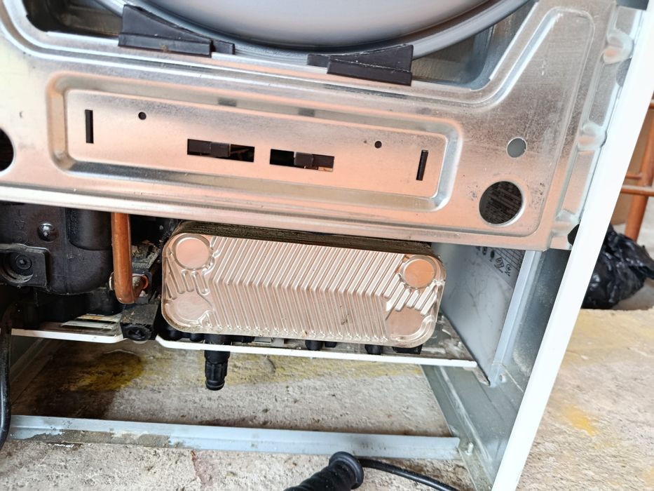 Dezmembrez centrala Ariston Clas Evo-pompa defecta