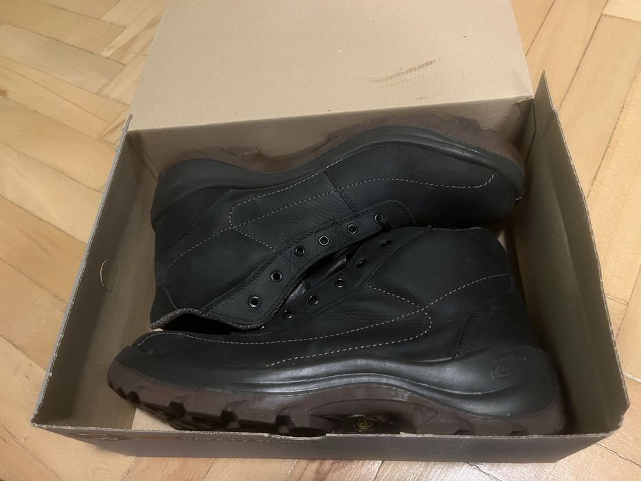 Чисто нови работни обувки PSW