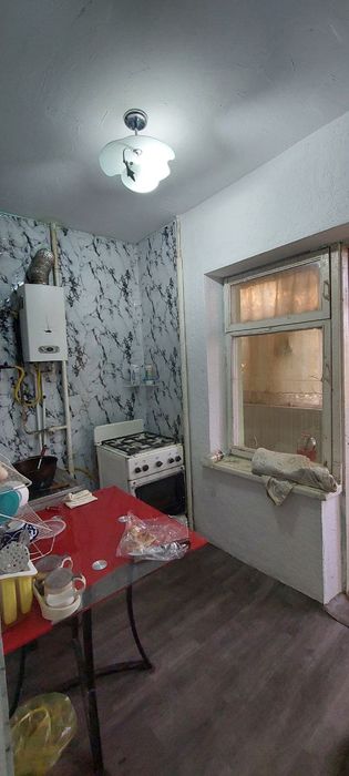 Продается квартира в центре города Янгиюля.