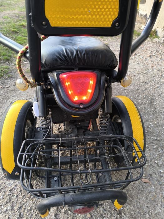 Vând Tricicletă Electrică