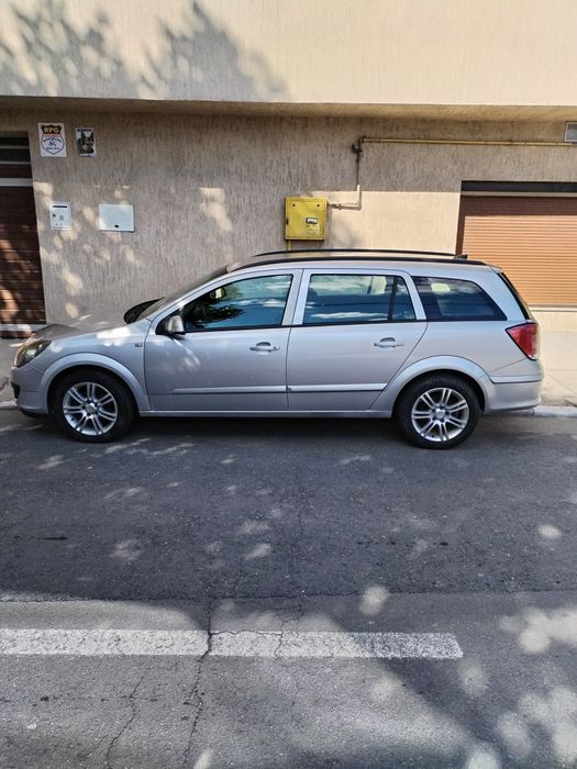 Vând Opel Astra H Combi, an 2006, motor 1.6 benzină


Vând Opel Astra