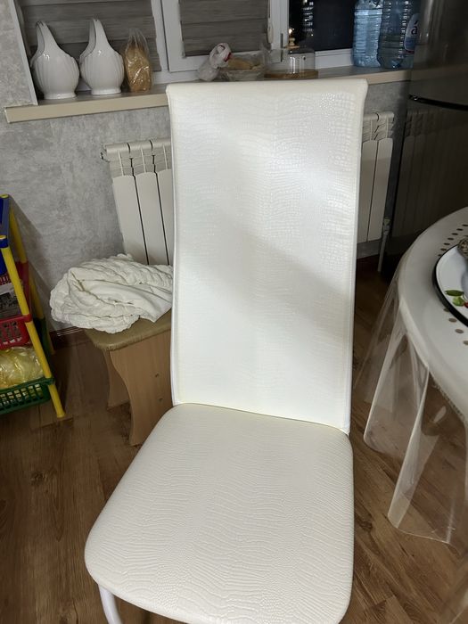 Продам стол со стульями