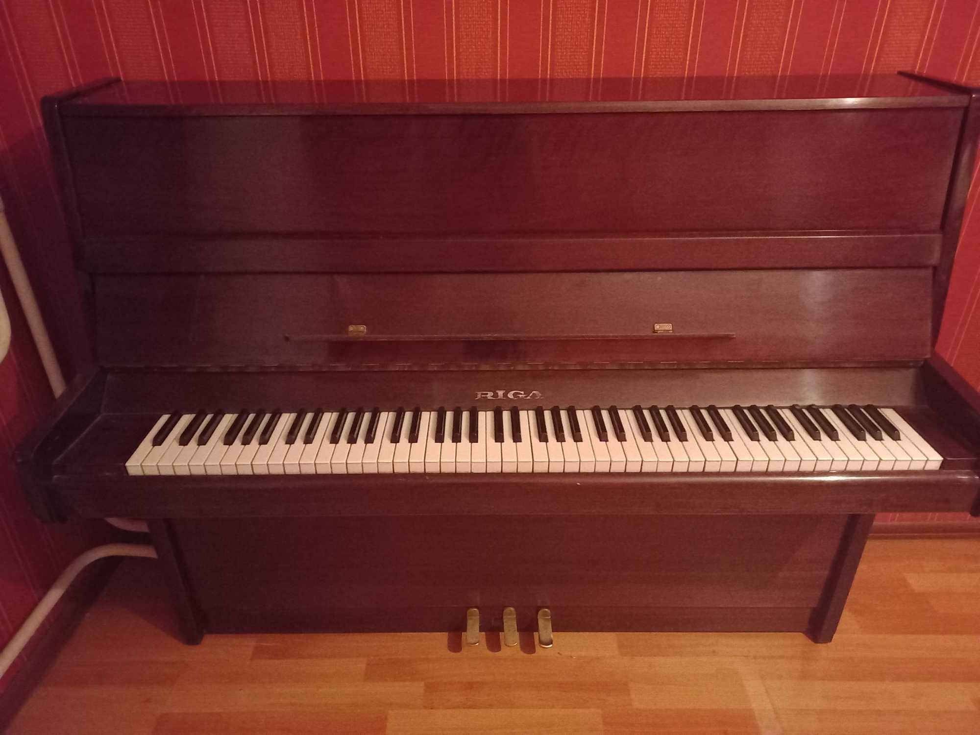 Продам Пианино Riga