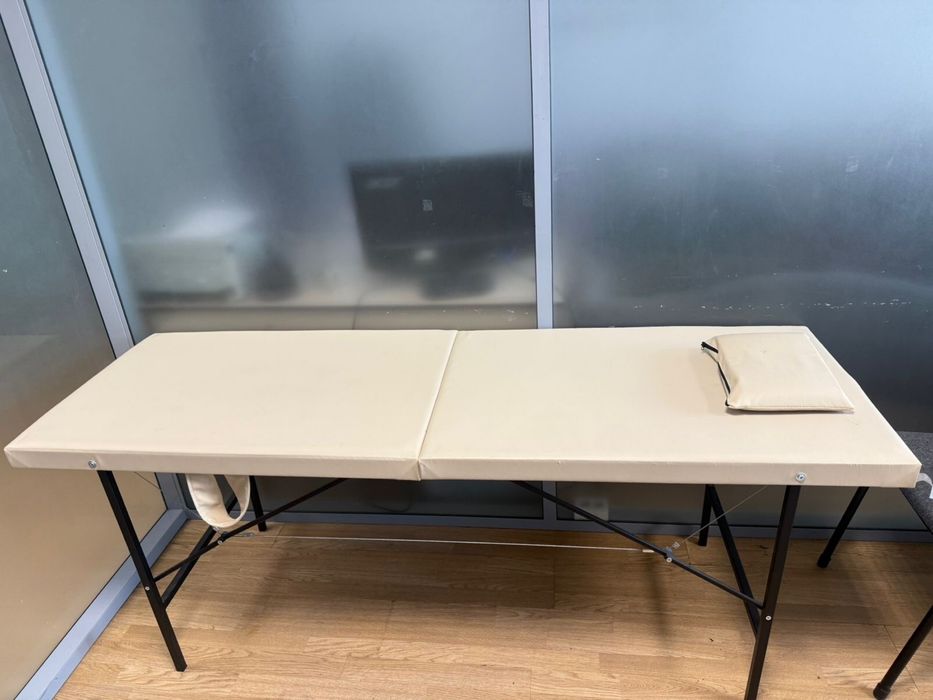 Продам  кушетку и помощник