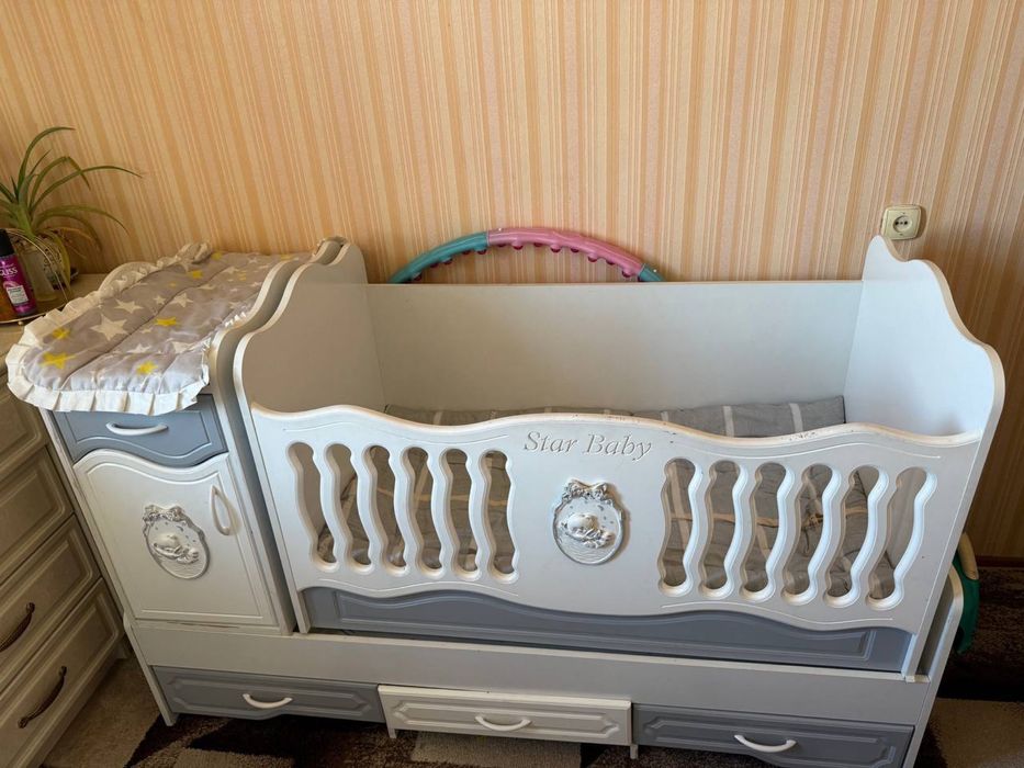 Детская кроватка