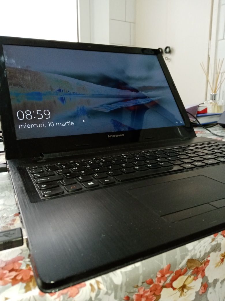 Laptop Lenovo G50-45 cu extindere RAM la 8, Windows10, geanta, mouse
