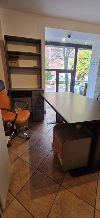 Vand mobilier showroom
