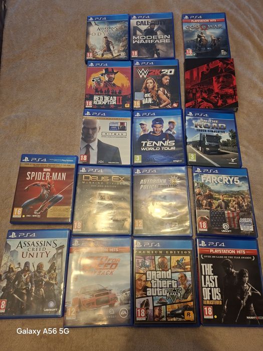 Vând PlayStation 4 Pro-1TB+ 17 JOCURI