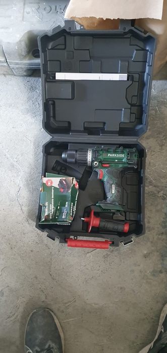 Vind mașina nouă infiletat cu garanție 3 ani - are 3 funcții