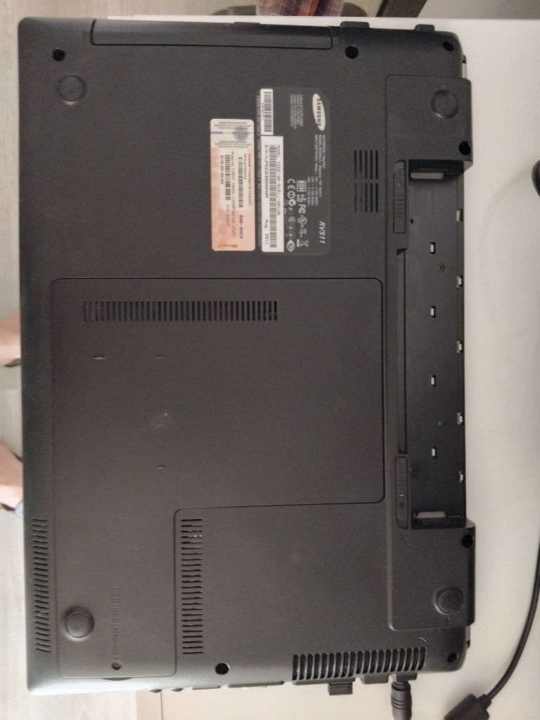 Лаптоп Samsung rv511