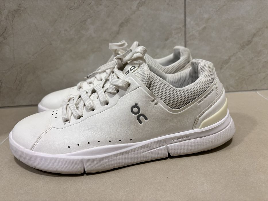 Adidasi on cloud roger 43