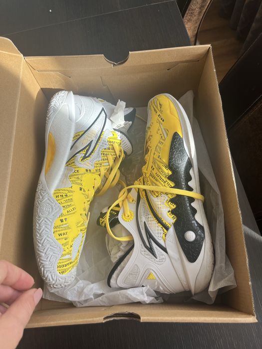 Pantofi baschet, volei , ATRA