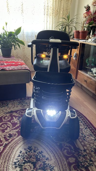 Scuter / Carut electric pentru varstnici , model S-01, motor 250W