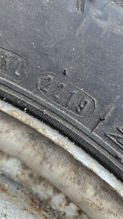 2бр гуми 225 70 15С дот 19 нексен