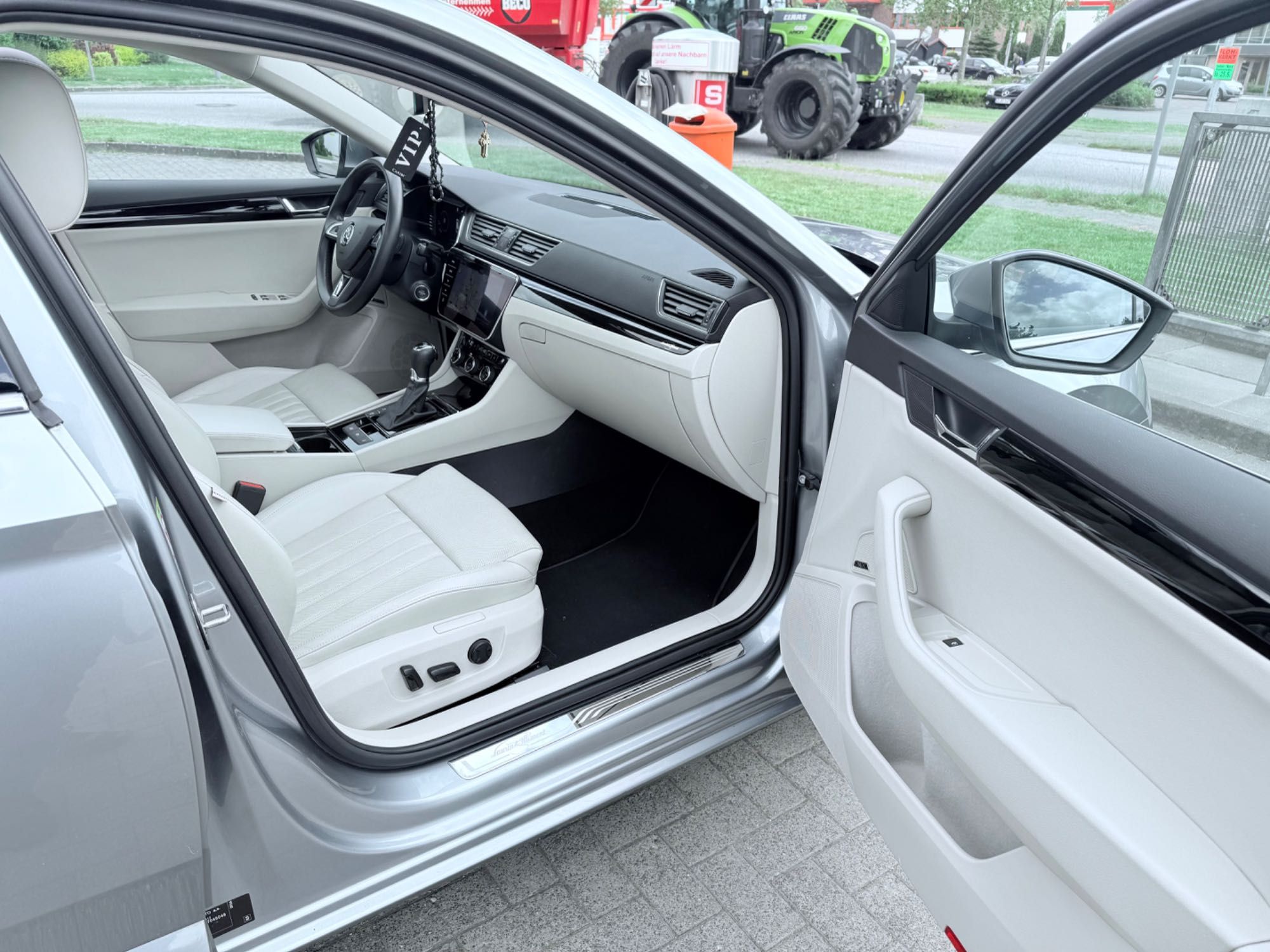 Superb 2.0 TDI SCR DSG L&K Combi L&K Premium