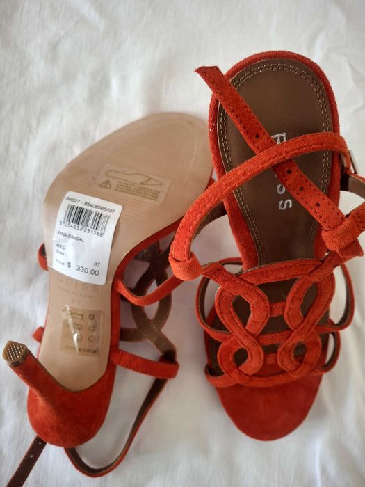 Ефектни дамски сандали марка Reiss.