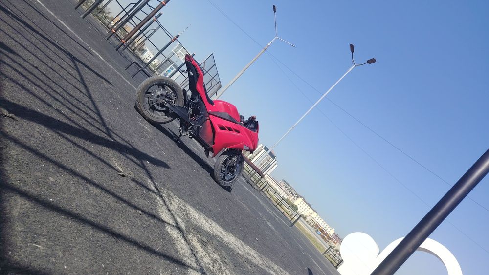 Mototsikl 3500w, zaryadlanish vaqti 6-7 h,tezlik 100gacha.masofa 60-80