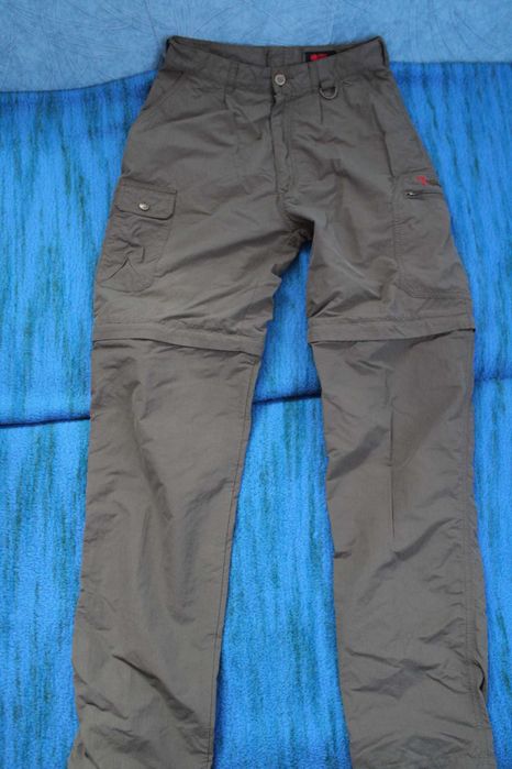 Pantaloni FjallRaven 38 si tricou G-Star Raw M