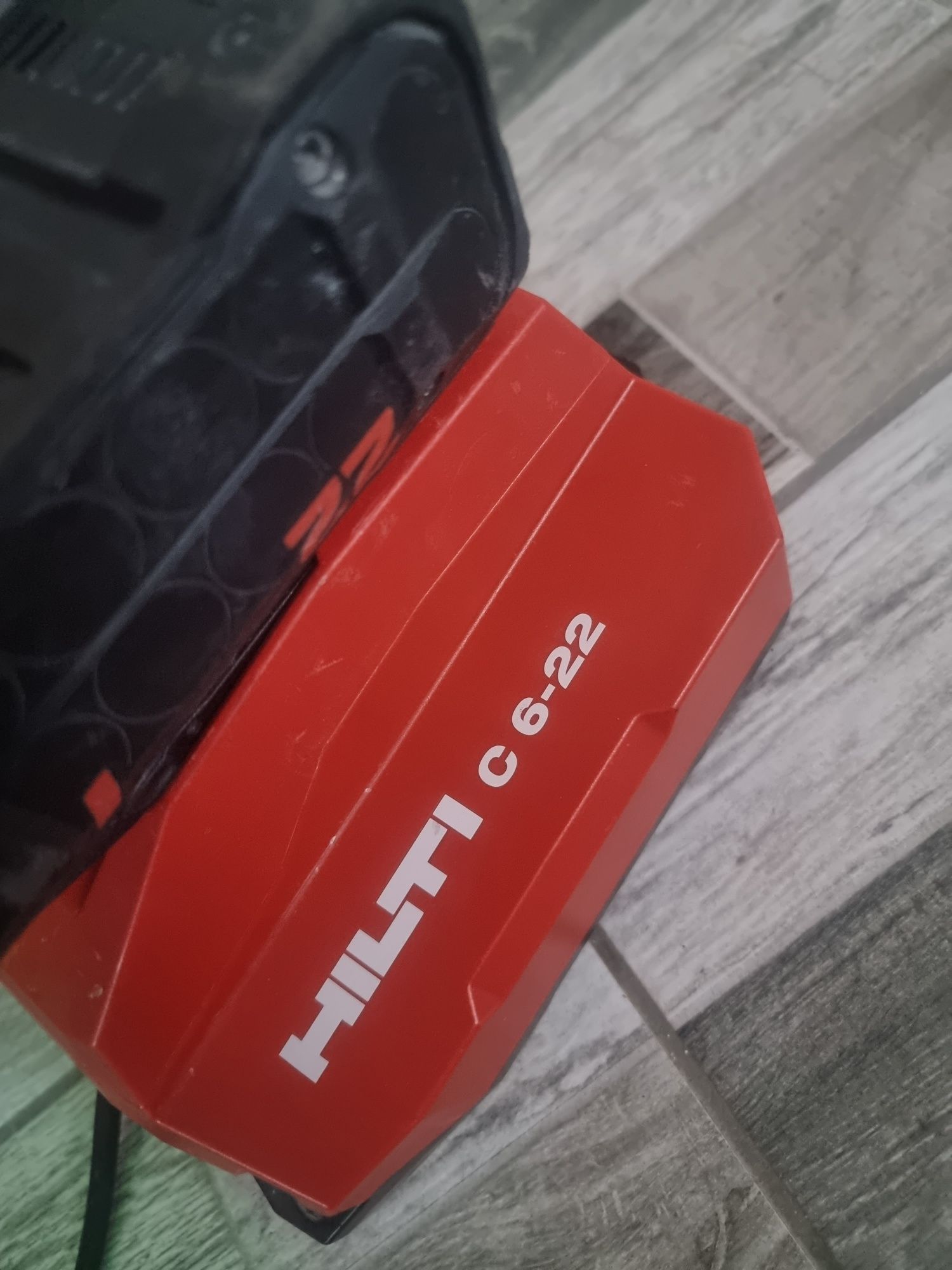 Incarcator Hilti Nuron C 6-22 +  Baterie 5,2A