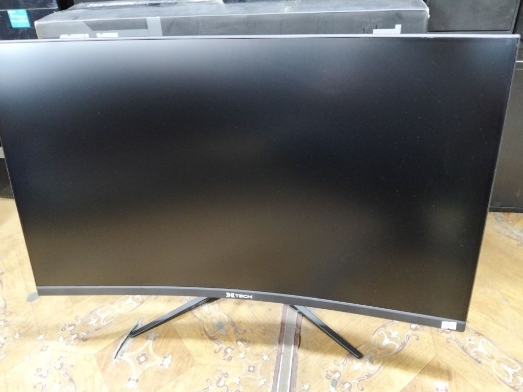 Monitor Moonx 32 165hz yaxshi holatda aybi yoq