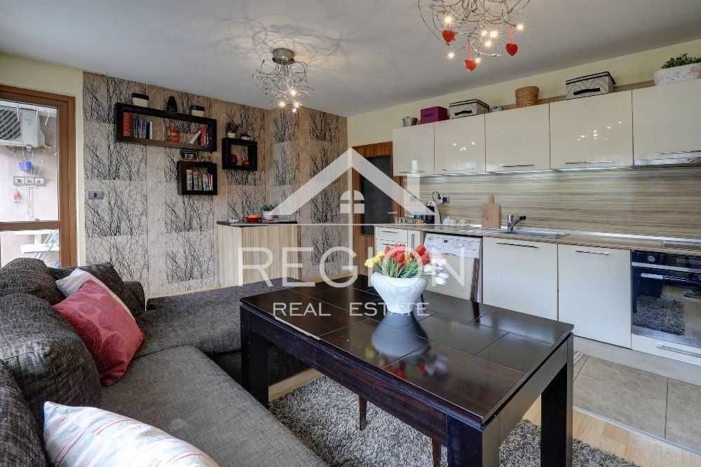 Дава се под наем Двустаен апартамент в Варна, Център - 60 кв.м за 510 € - Снимка #2